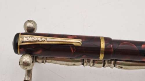 Collectable Pre-Owned 1940`s BURNHAM red Marble Fountain Pen 14kt Gold Nib -England (No Ink Sac)