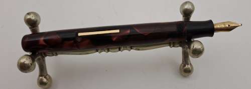 Collectable Pre-Owned 1940`s BURNHAM red Marble Fountain Pen 14kt Gold Nib -England (No Ink Sac)