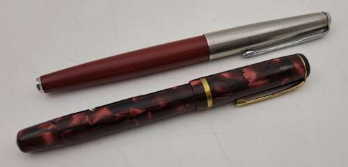 Collectable Pre-Owned 1940`s BURNHAM red Marble Fountain Pen 14kt Gold Nib -England (No Ink Sac)