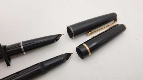 2 Vintage Lady Parker Duofold Fountain Pens (one has no converter)