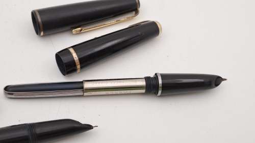 2 Vintage Lady Parker Duofold Fountain Pens (one has no converter)