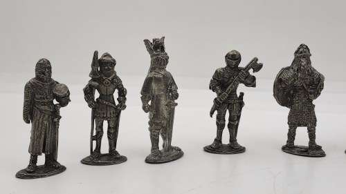 11 Vintage Pewter Figurines Soldiers -Warriors 4cm