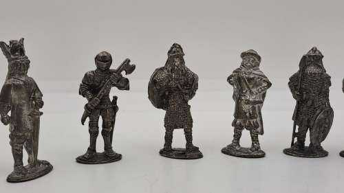 11 Vintage Pewter Figurines Soldiers -Warriors 4cm