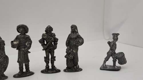 11 Vintage Pewter Figurines Soldiers -Warriors 4cm