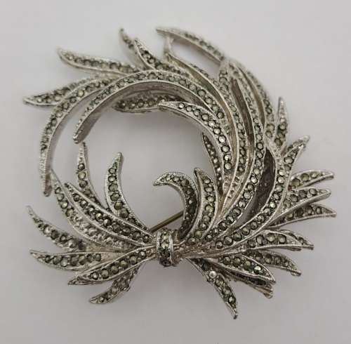 Large Vintage White metal Brooch 5,5cm x 5,8cm