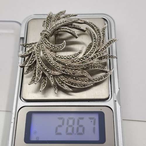 Large Vintage White metal Brooch 5,5cm x 5,8cm