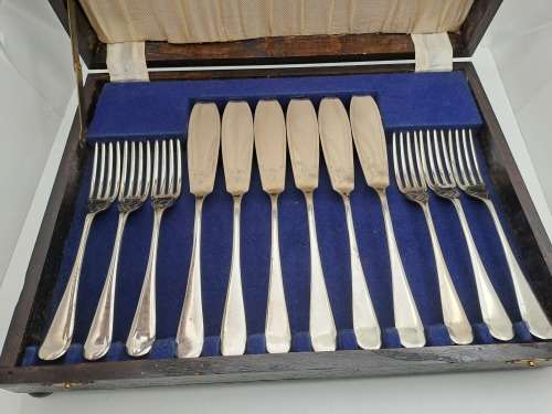 12 Piece Vintage  Rustless Nickel Silver Sheffield Boxed Fish Cutlery Set -6 Knives 6 Forks