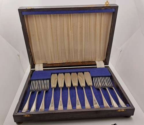 12 Piece Vintage  Rustless Nickel Silver Sheffield Boxed Fish Cutlery Set -6 Knives 6 Forks