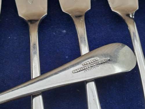 12 Piece Vintage  Rustless Nickel Silver Sheffield Boxed Fish Cutlery Set -6 Knives 6 Forks