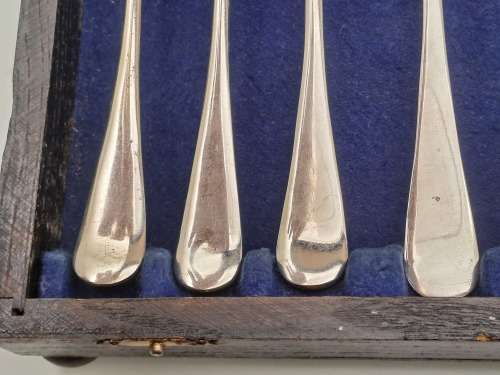 12 Piece Vintage  Rustless Nickel Silver Sheffield Boxed Fish Cutlery Set -6 Knives 6 Forks