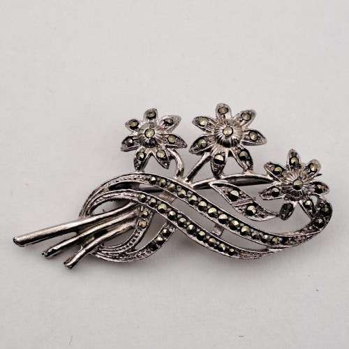Vintage Metal Brooch 52x23mm