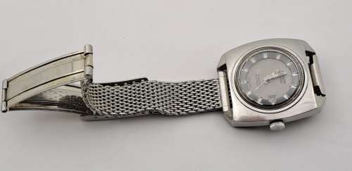 Vintage 1970`s Swiss Nivada Taravana Automatic Ladies watch - Lens damaged