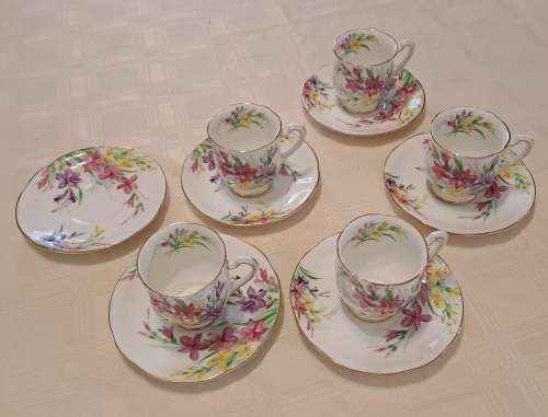 1950`s Royal Standard Garden Glory Demitasse 5 Cups ,6 Saucers (1 Cup chipped and 1 hairline Crack)