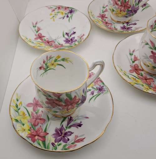 1950`s Royal Standard Garden Glory Demitasse 5 Cups ,6 Saucers (1 Cup chipped and 1 hairline Crack)