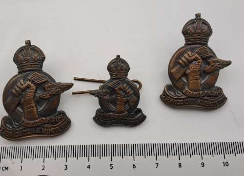 3 x WW2 South African Service Corps Cap Badges