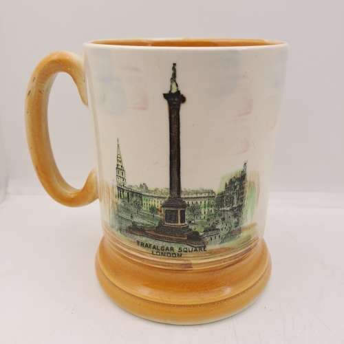 Vintage Royal Bradwell Athur Wood Mug - Images of Bugkingham Palace And Trafalgar Square London