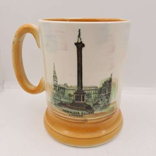 Vintage Royal Bradwell Athur Wood Mug - Images of Bugkingham Palace And Trafalgar Square London