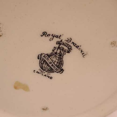 Vintage Royal Bradwell Athur Wood Mug - Images of Bugkingham Palace And Trafalgar Square London