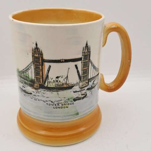 Vintage Royal Bradwell Athur Wood Mug - Images of Tower Bridge And Westminster Abbey London
