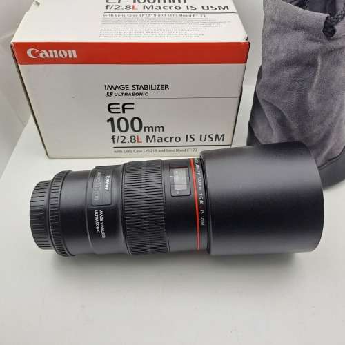 Canon EF 100mm F/28mm Macro IS USM ULtrasonic Lens -In Full Packaging -Hardly Used