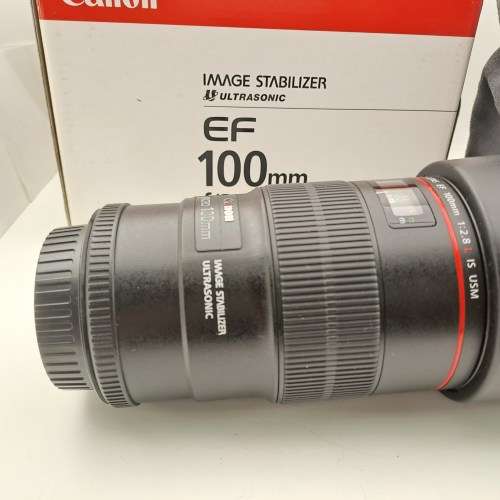 Canon EF 100mm F/28mm Macro IS USM ULtrasonic Lens -In Full Packaging -Hardly Used