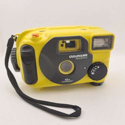 1997 Gullmann Mauritius 45m waterproof underwater 35mm Camera made in Japan