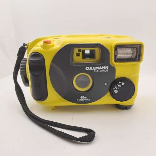 1997 Gullmann Mauritius 45m waterproof underwater 35mm Camera made in Japan