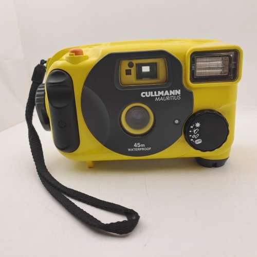 1997 Gullmann Mauritius 45m waterproof underwater 35mm Camera made in Japan