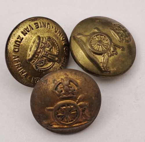 7 x Antique Uniform Tunic Buttons -1 x South African Union
