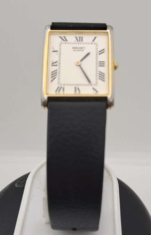 Pre-owned Ladies Seiko 5Y30-5060 Quartz watch with Leather strap working