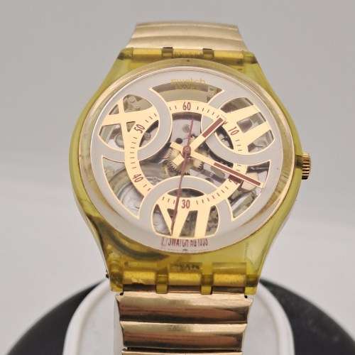 Pre-owned SWATCH AG 1993 watch with original strap working  working