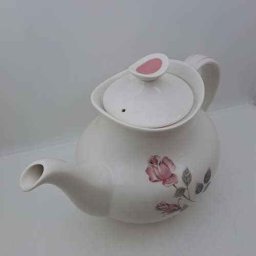 Vintage Royal Doulton PILLAR ROSE English translucent China Teapot  160x250x140mm