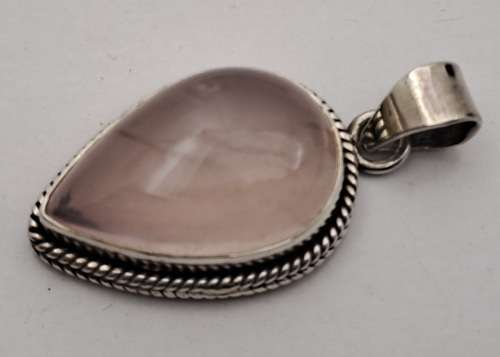 Pre-owned Vintage Sterling 925 Sterling Silver pendant - Could be Rose Quartz Gemstone?