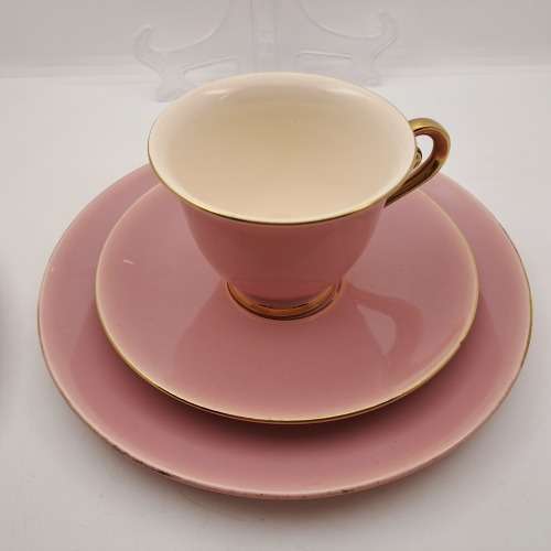 Vintage Flora Gouda Large Trio made in Holland (Cup has a Hairline Crack)