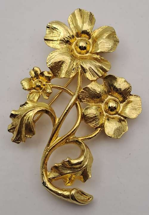 Vintage Brooch 60x40mm with crack
