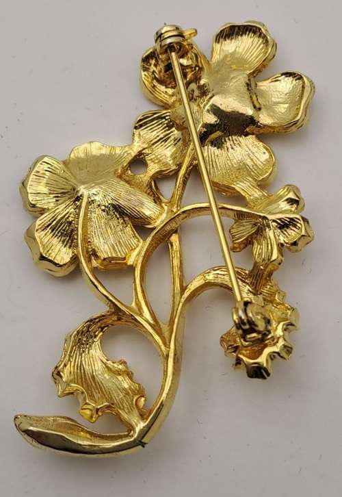 Vintage Brooch 60x40mm with crack