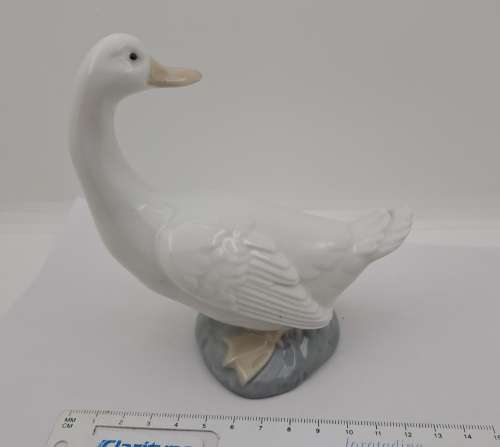Collectable Daisa 1978 Nao LLadro `Turned Duck`Porcelain figurine Hand Made in Spain