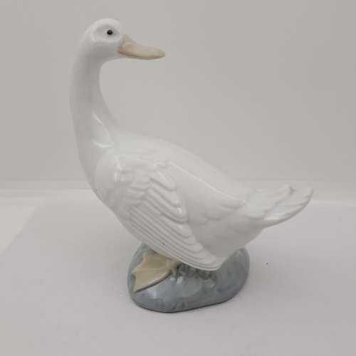 Collectable Daisa 1978 Nao LLadro `Turned Duck`Porcelain figurine Hand Made in Spain