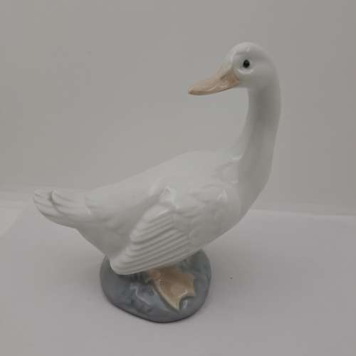 Collectable Daisa 1978 Nao LLadro `Turned Duck`Porcelain figurine Hand Made in Spain