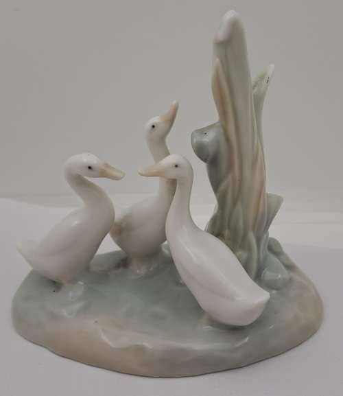 Collectable  Nao LLadro `3  Ducks in Reeds`Porcelain figurine Hand Made in Spain
