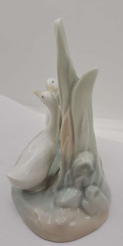 Collectable  Nao LLadro `3  Ducks in Reeds`Porcelain figurine Hand Made in Spain