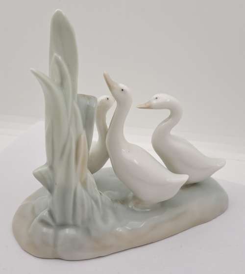 Collectable  Nao LLadro `3  Ducks in Reeds`Porcelain figurine Hand Made in Spain