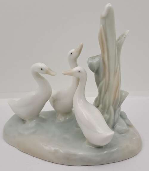 Collectable  Nao LLadro `3  Ducks in Reeds`Porcelain figurine Hand Made in Spain
