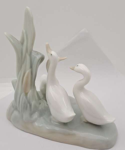 Collectable  Nao LLadro `3  Ducks in Reeds`Porcelain figurine Hand Made in Spain