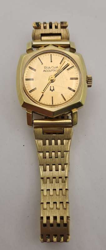 Pre-owned Vintage Ladies Bulova `tuning fork` watch watch -Gold Plated -Working