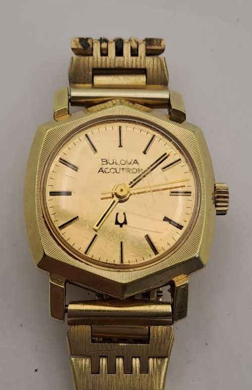 Pre-owned Vintage Ladies Bulova `tuning fork` watch watch -Gold Plated -Working