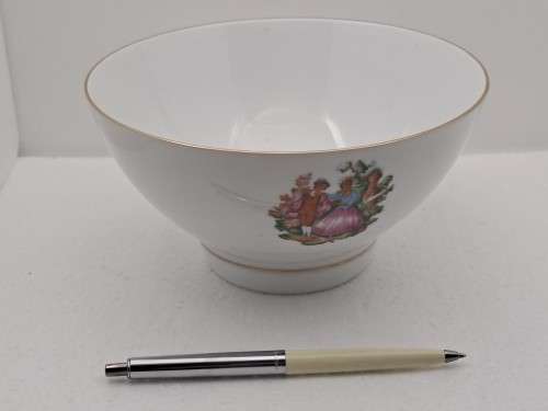 Vintage Porcelain China Rice Bowl -Made in Liling China -with Fragonard's courting Couple