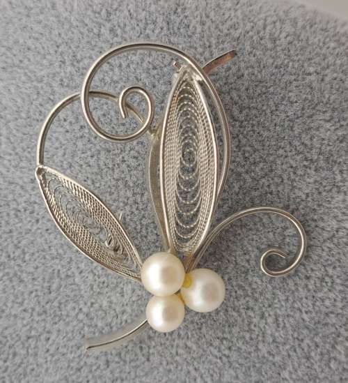 Vintage Brooch 50mm x 47mm