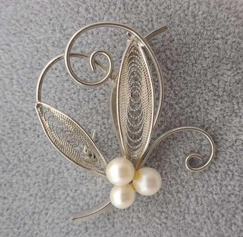 Vintage Brooch 50mm x 47mm