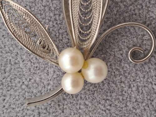 Vintage Brooch 50mm x 47mm